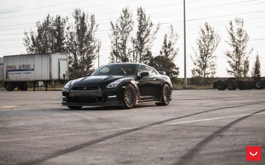  Nissan GT-R on Vossen Wheels (VFS2) 2017 года  (фото 1 из 13)